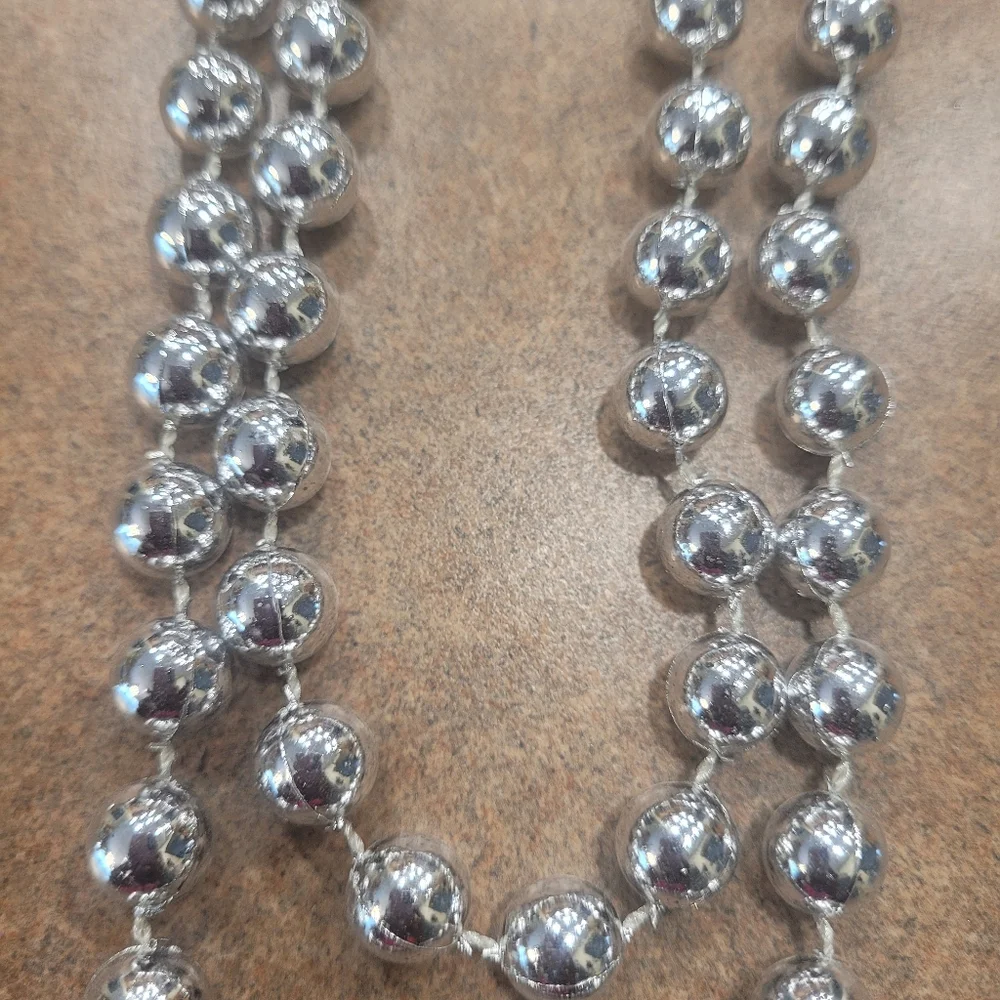 Princess accessories silver necklace.